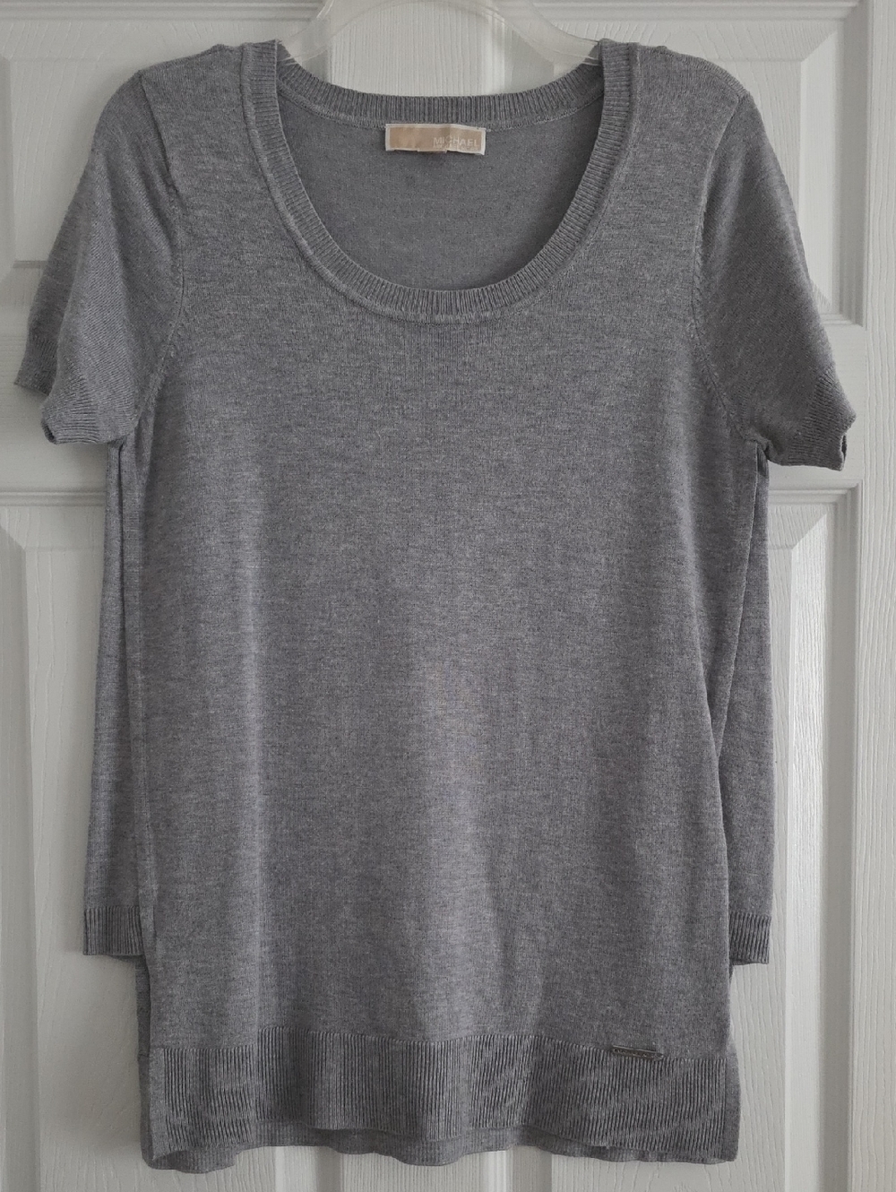 MICHAEL Michael Kors Gray Short-Sleeve Scoop Neck Knit Top